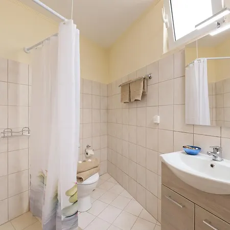 Valia's House Апартаменти *